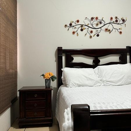 Апартаменти Amplio Apartamento, En Colonia Cerezos, Tercer Nivel Реталулеу Екстер'єр фото