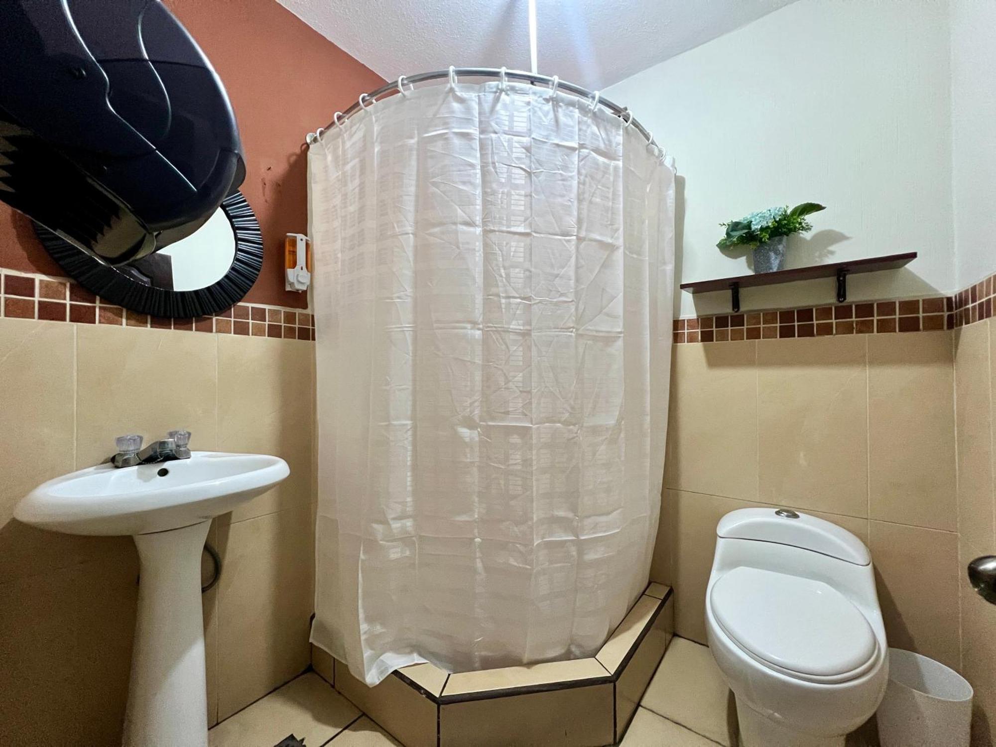 Апартаменти Amplio Apartamento, En Colonia Cerezos, Tercer Nivel Реталулеу Екстер'єр фото
